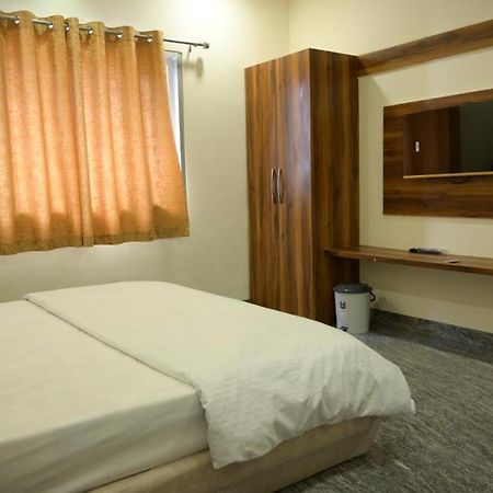 Hotel Anand Ujjain Zewnętrze zdjęcie